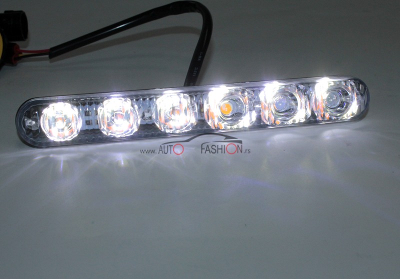 LED dnevno svetlo  6 dioda sa migavcem 12V