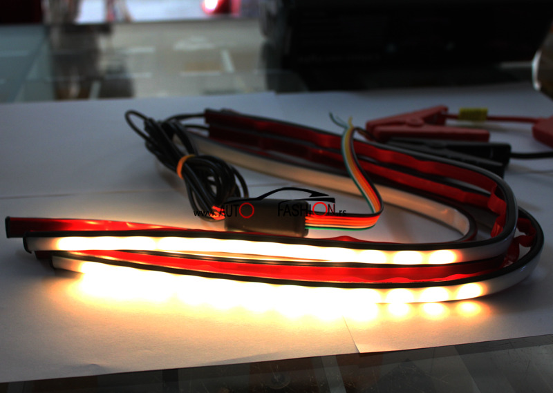 LED dekorativno svetlo RGB u crevu za gril ili gepek vrata